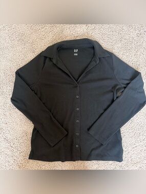 GAP Modern Long Sleeve Button Up Tee